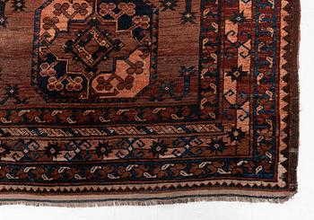 Matta, Turkmen, semiantik, ca 330 x 258 cm.