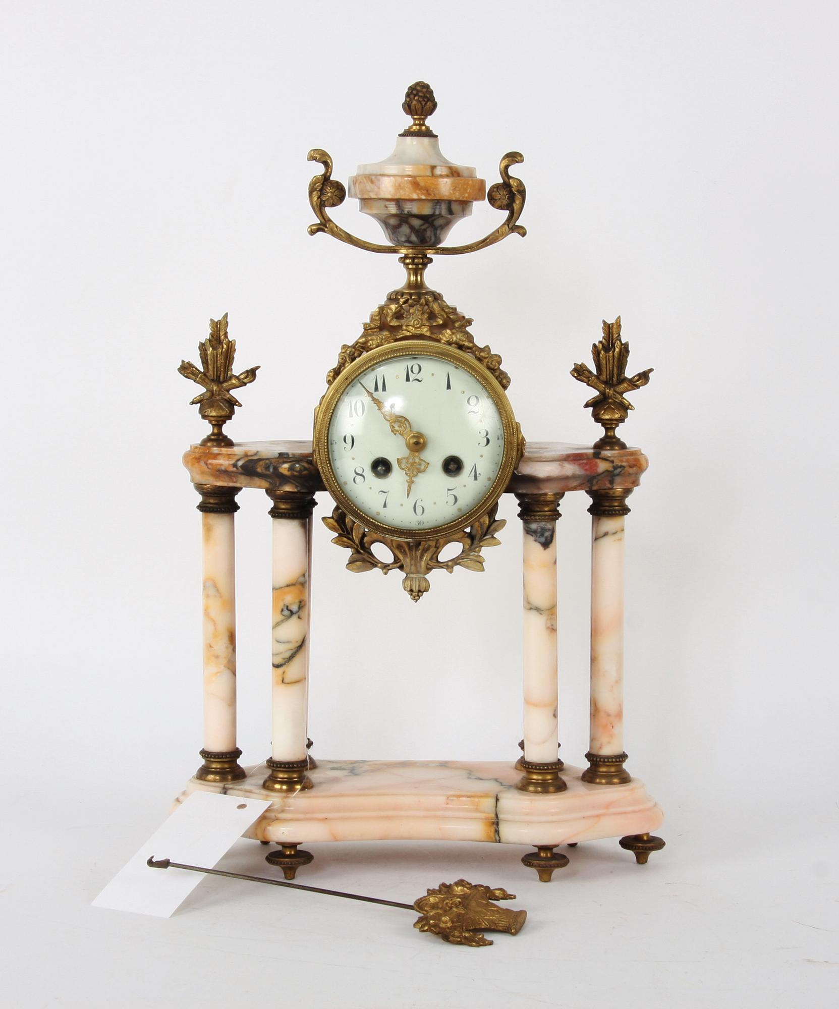 BORDSPENDYL, Louis XV-stil.