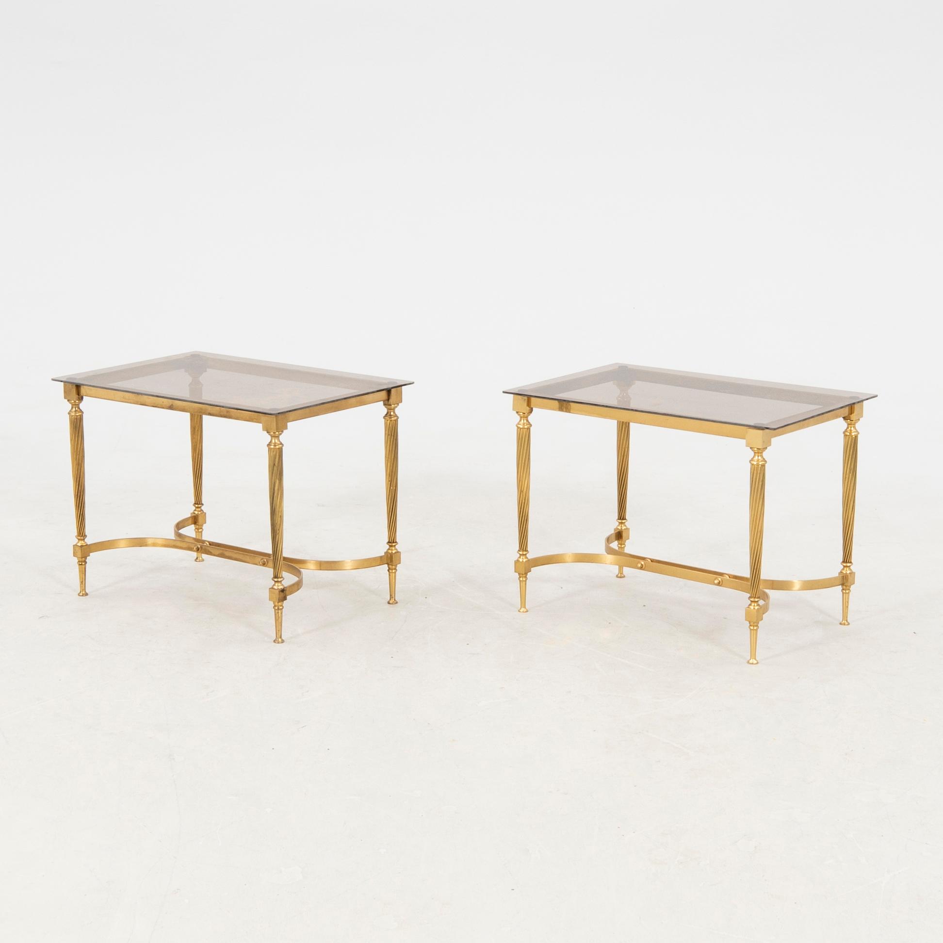 Sidobord ett par sent 1900-tal.