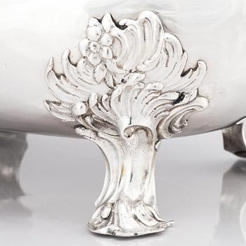Daniel Lundgren, terrin med lock, silver (verksam Reval 1771-83). Rokoko.