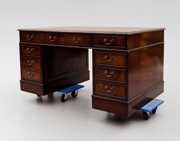 HURTSSKRIVBORD, England, 1900-talets andra hälft.