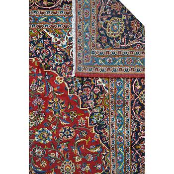 A carpet, Kashan, ca 425 x 315 cm.