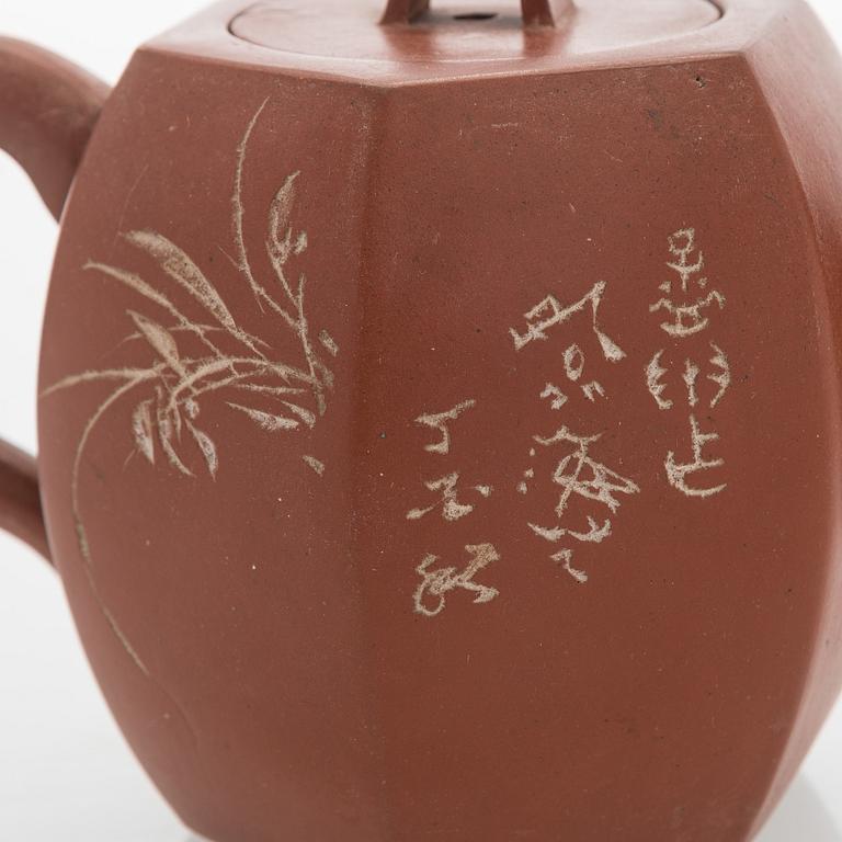 Teekannu, yixing-keramiikkaa, Kiina, 1900-luku.