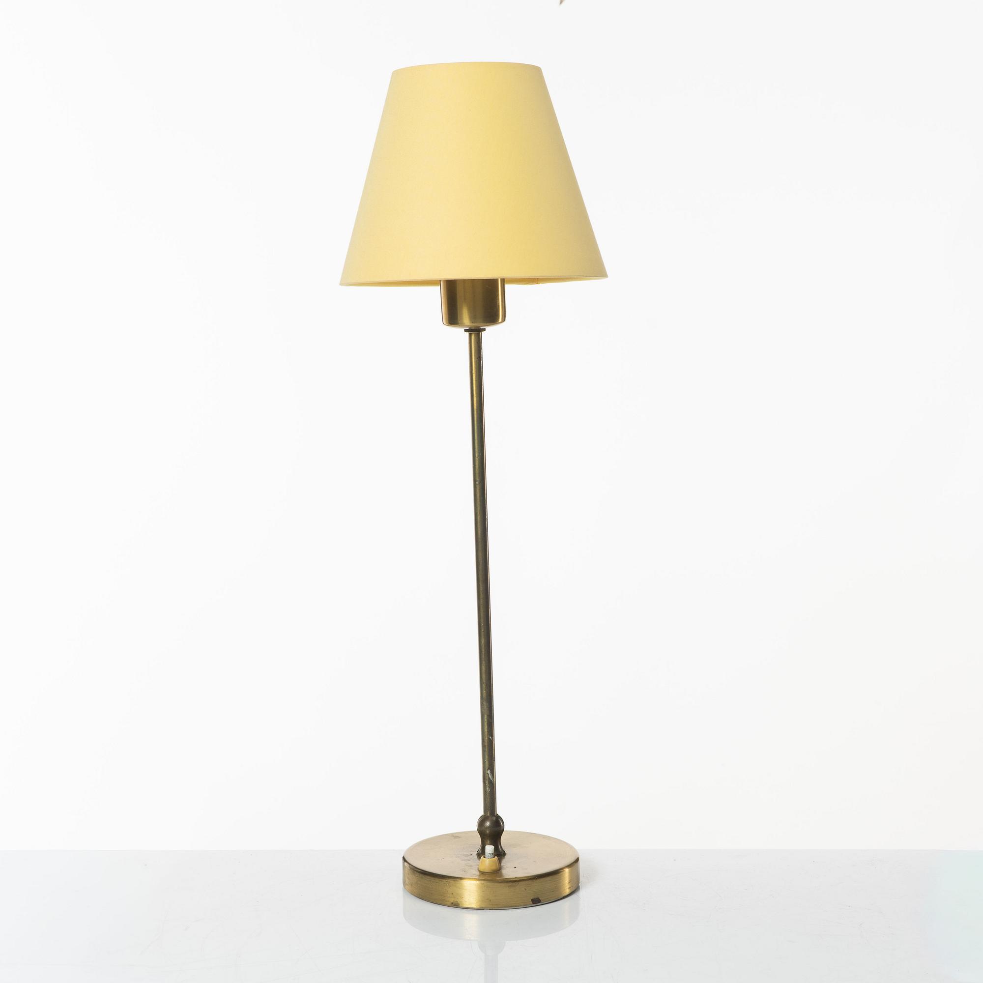 Josef Frank, bordslampa, modell 2332, Firma Svenskt Tenn.
