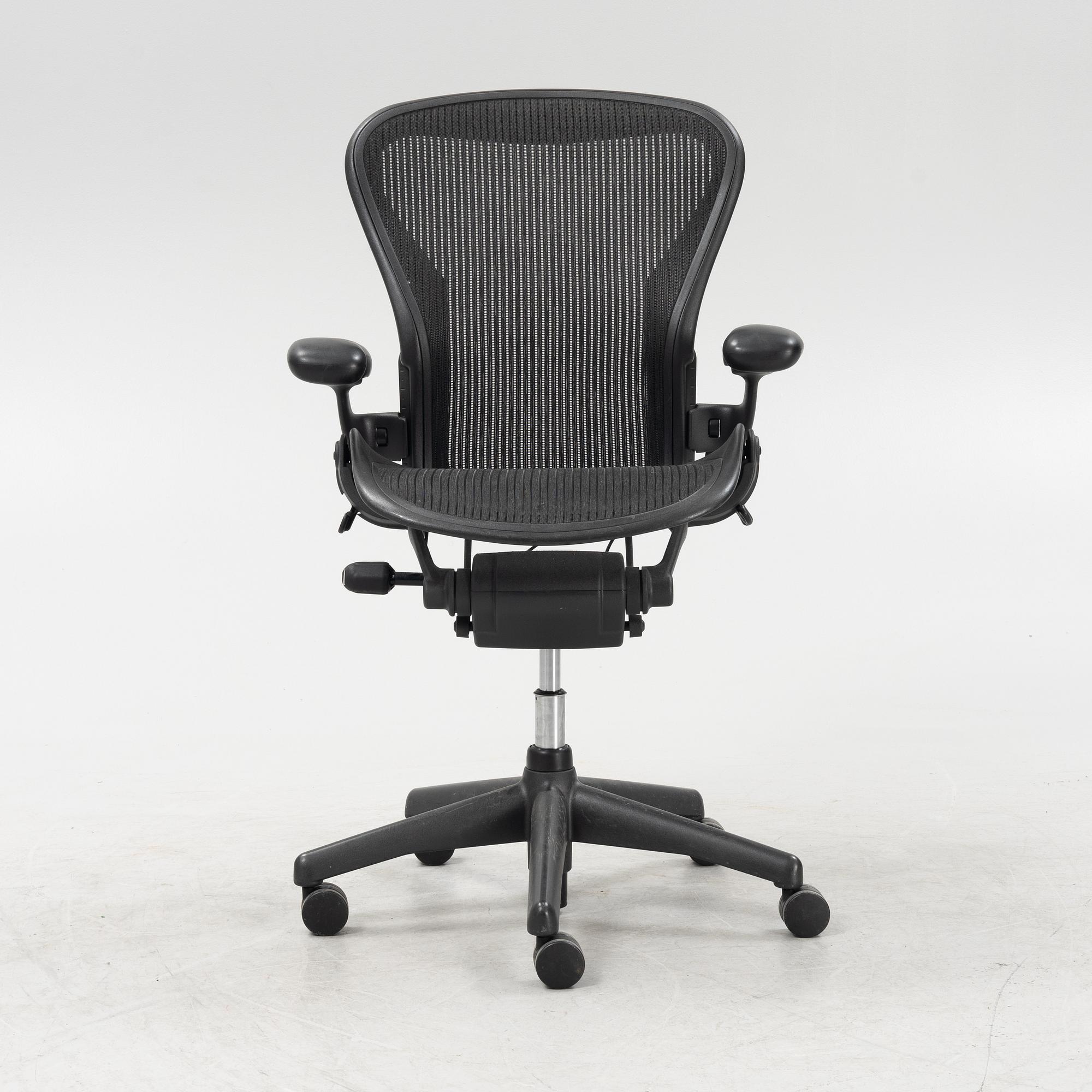 Don Chadwick/Bill Stump, an 'Aeron' swivel office chair, Herman Miller.