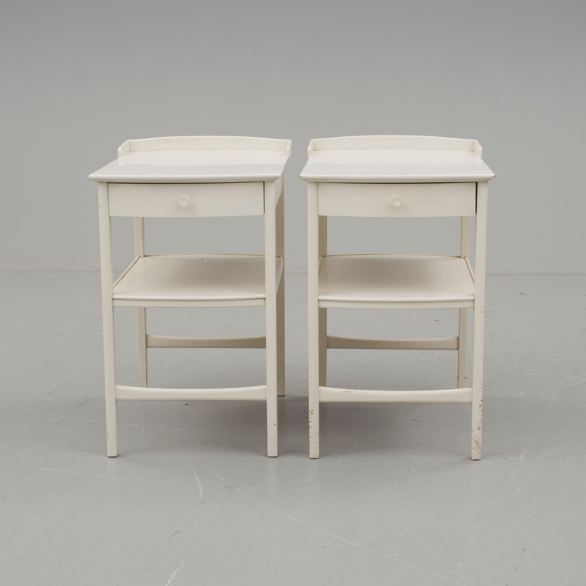 NATTDUKSBORD, ett par, "Birgitta", Carl Malmsten, Bodafors Möbelfabrik, 1960.