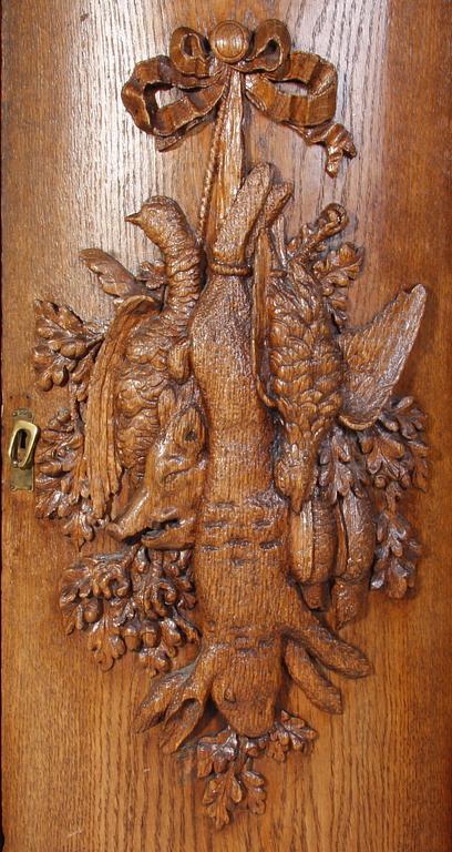 KOLONNSKÅP. 1900-talets början.