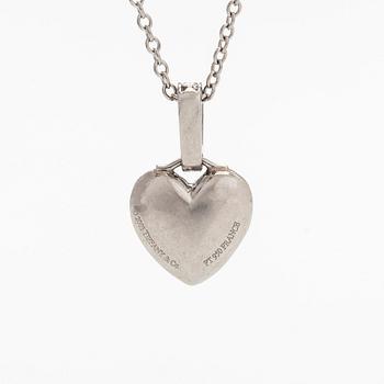Tiffany & Co, a platinum necklace with a pendant in the shape of a heart, with diamonds totalling approximately 0.27 ct.