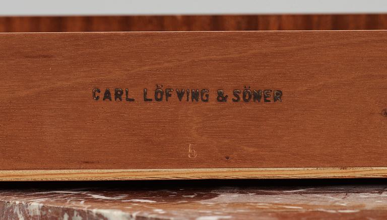 BYRÅ, gustaviansk stil, Carl Löfving & Söner, 1900-talets första hälft.