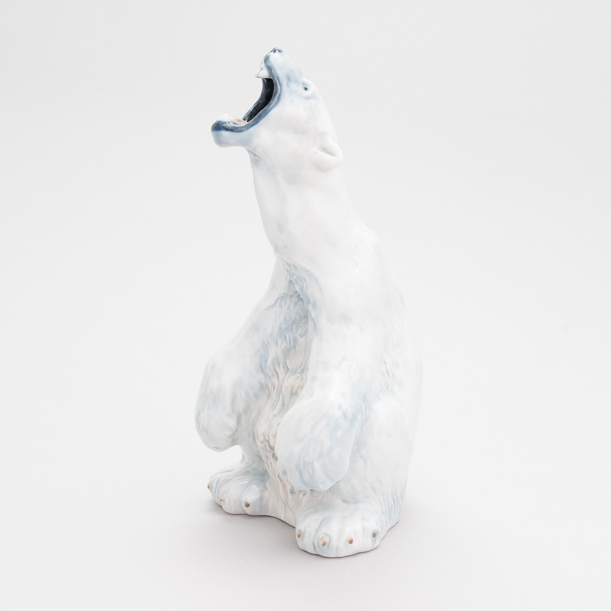 Carl Frederik Liisberg, Figurin, isbjörn 502, porslin, Royal Copenhagen, Danmark, 1985-91.