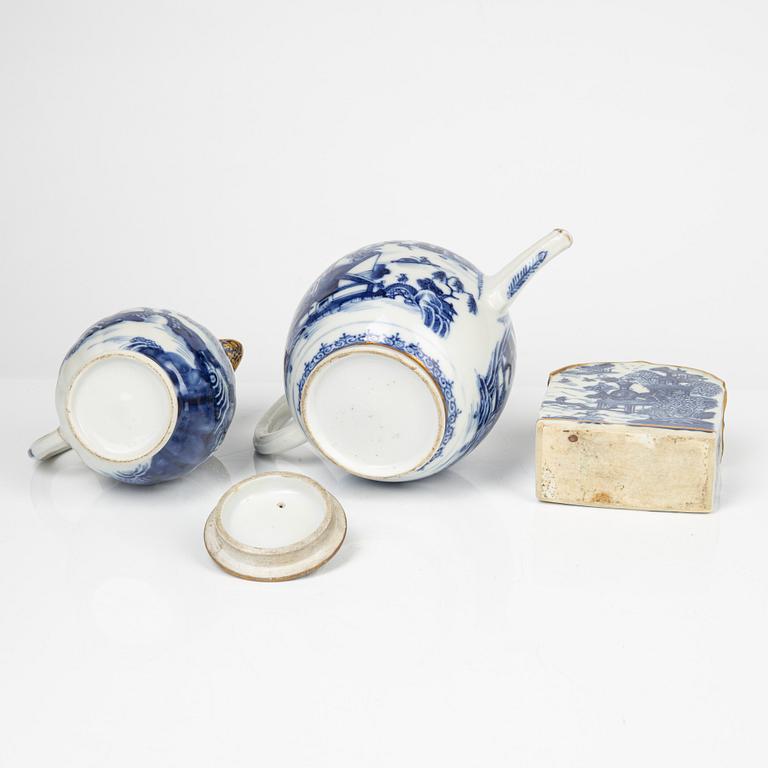 Seven pieces of blue and white Chinese porcelain, Qing Dynasty, Qianlong and Kangxi and a Transition dish, 17th Century.