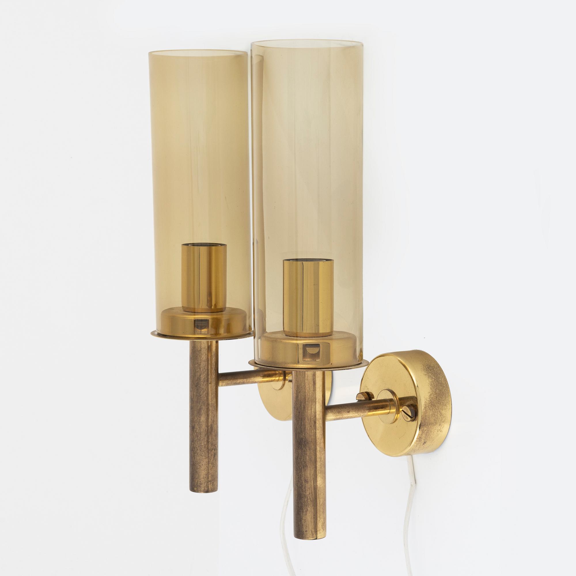 Hans Agne Jakobsson, a pair of V169/1 wall lamps, Hans-Agne Jakobsson AB, Markaryd, second half of the 20th century.