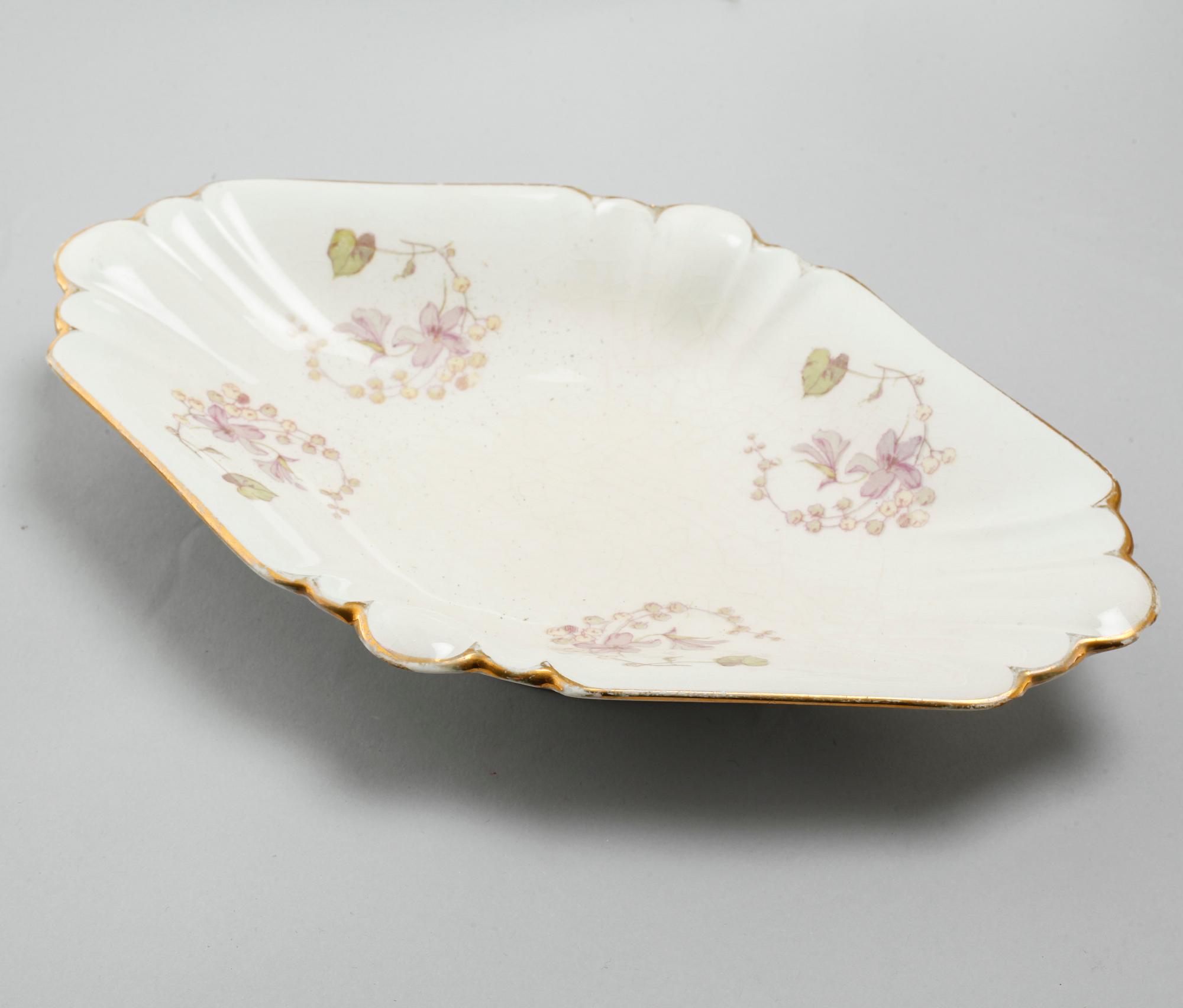 MATSERVIS, 49 delar, opakgods, "Viola", Gustavsberg, tillverkad 1895-1930.