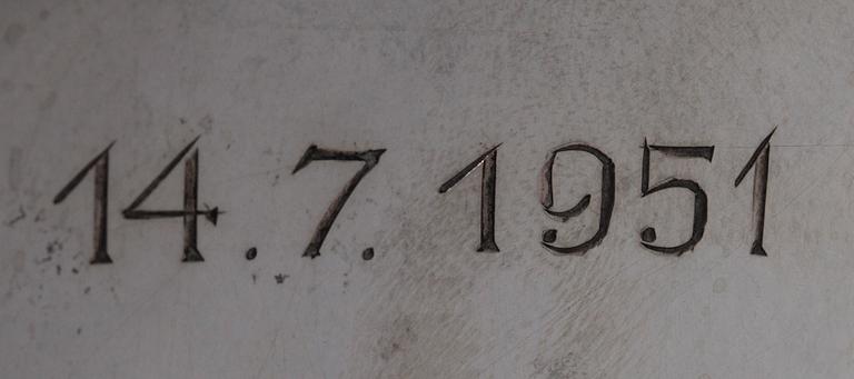 DRYCKESKANNA, silver, Auran Kultaseppä, Åbo 1948. Vikt 892 g.