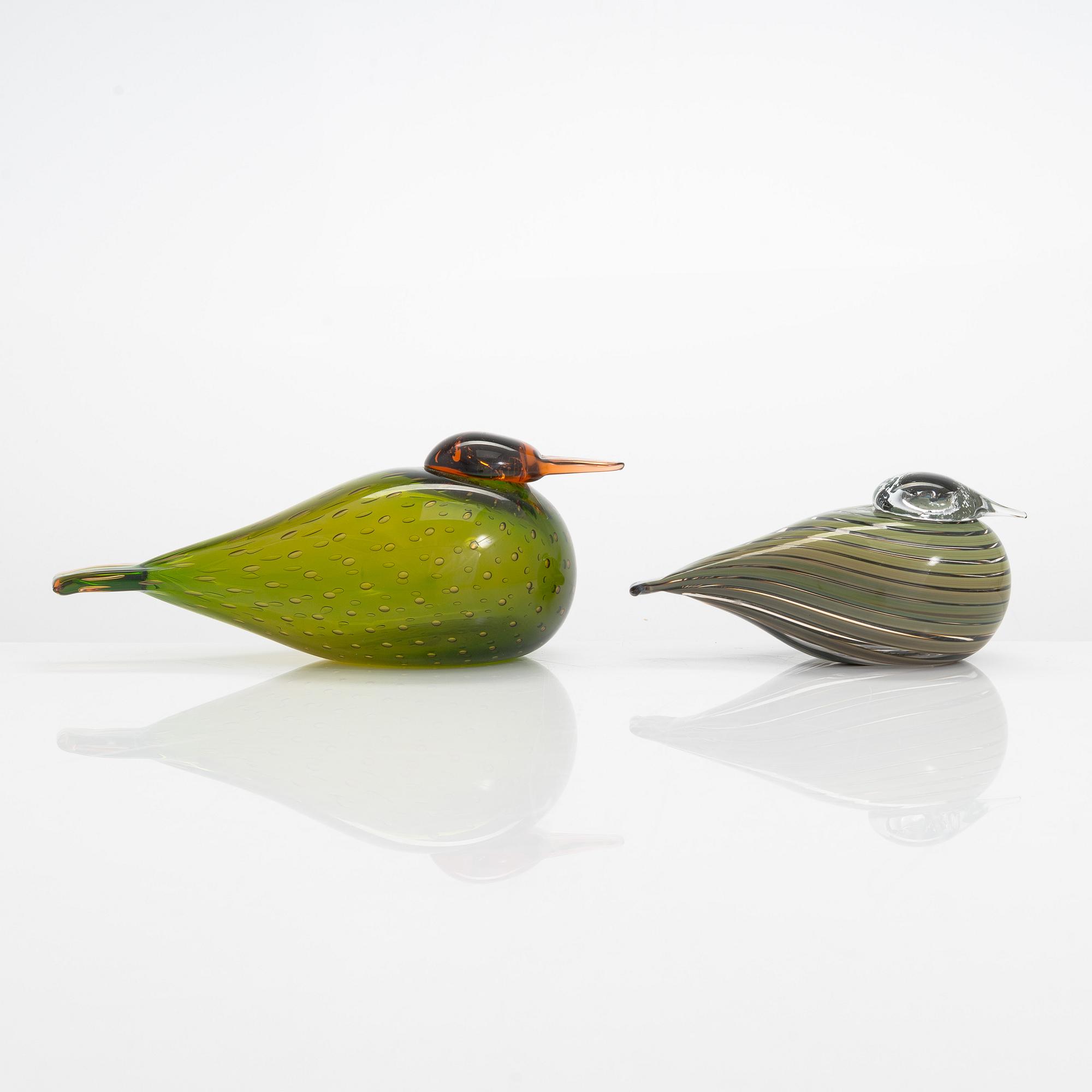Two signed Oiva Toikka glass birds for Iittala Nuutajärvi.