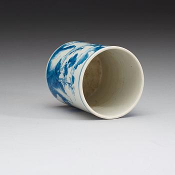 A finely painted brush pot, Qing dynasty, Kangxi (1662-1772).