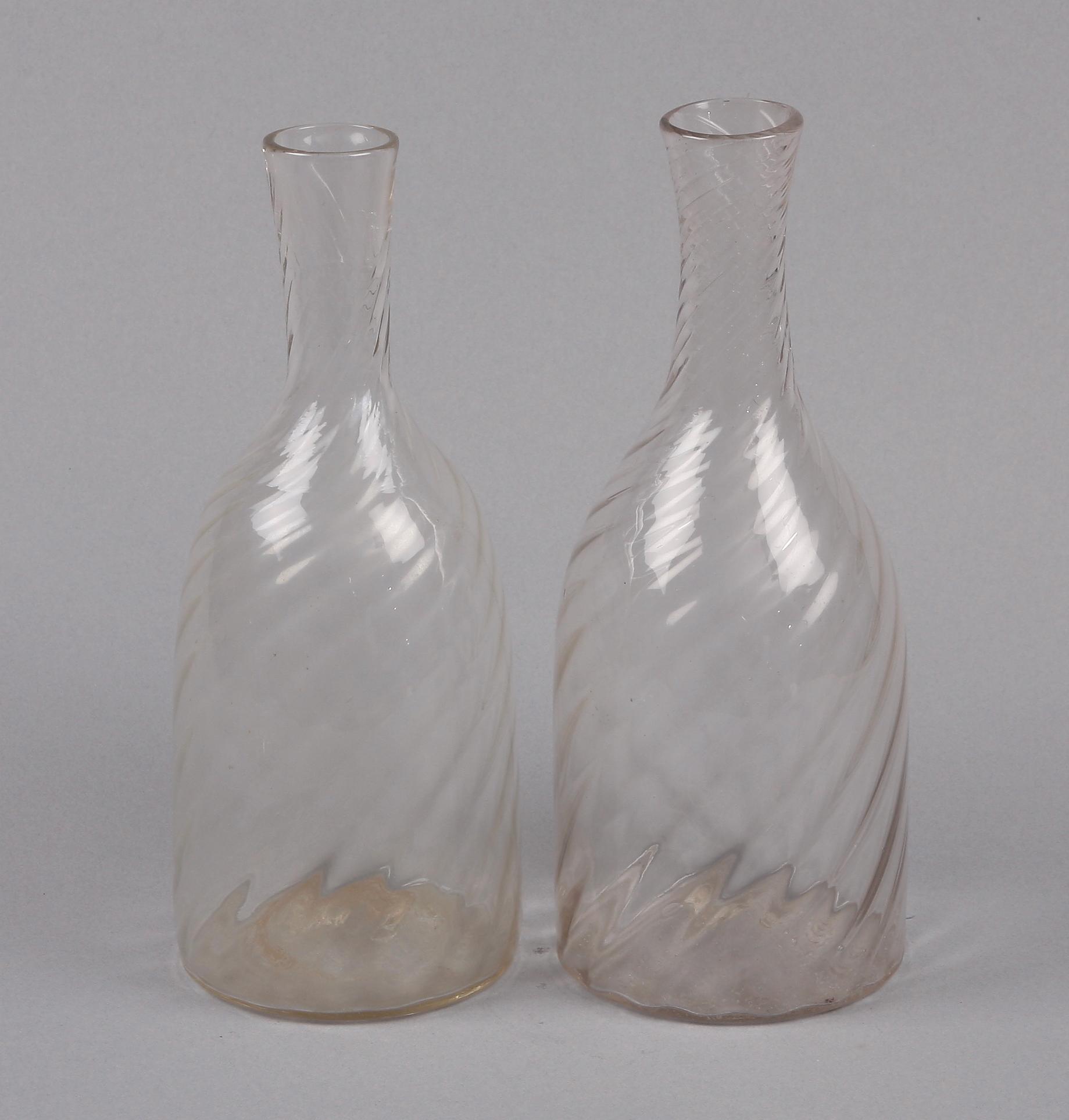 KARAFFER 2 st, glas, 1800-talets första hälft.