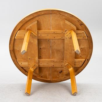 Alvar Aalto, a dining table, model 90, O.Y. Huonekalu- ja Rakennustyötehdas A.B, mid-20th century.