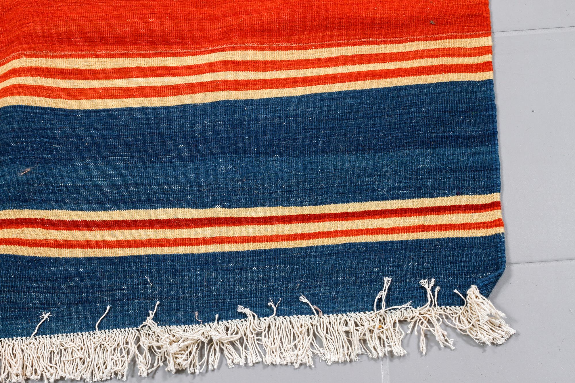 A KILIM VERAMIN, 200 x 118 cm.