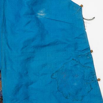 A chinese emboidered silk robe, early 20th Century.