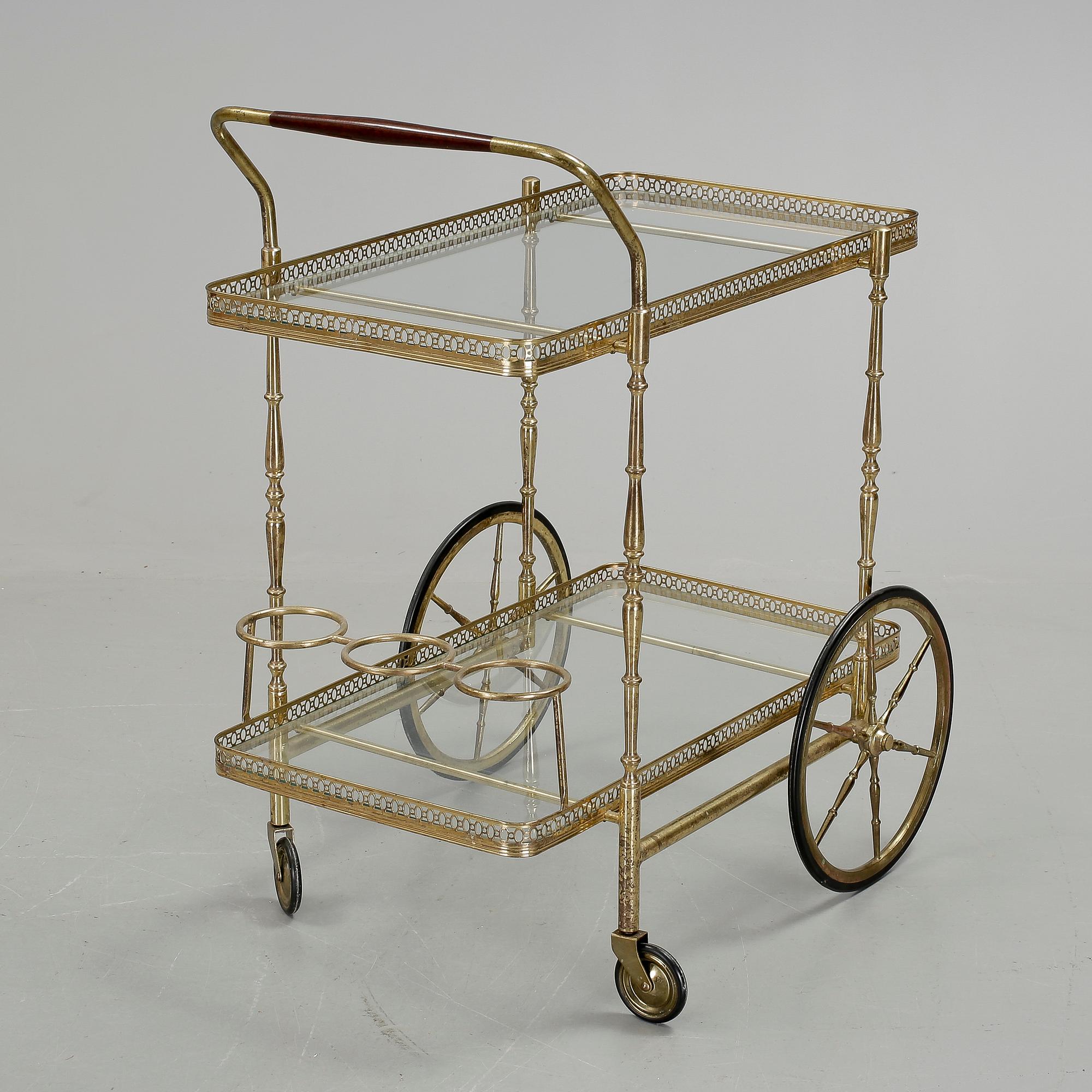 SERVERINGSVAGN, 1900-talets andra hälft.