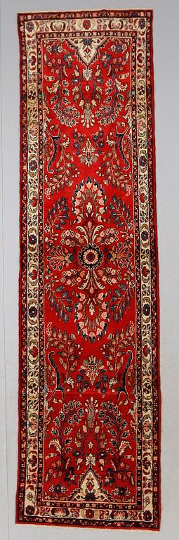 MATTA, Hamadan, ca 307 x 84 cm.