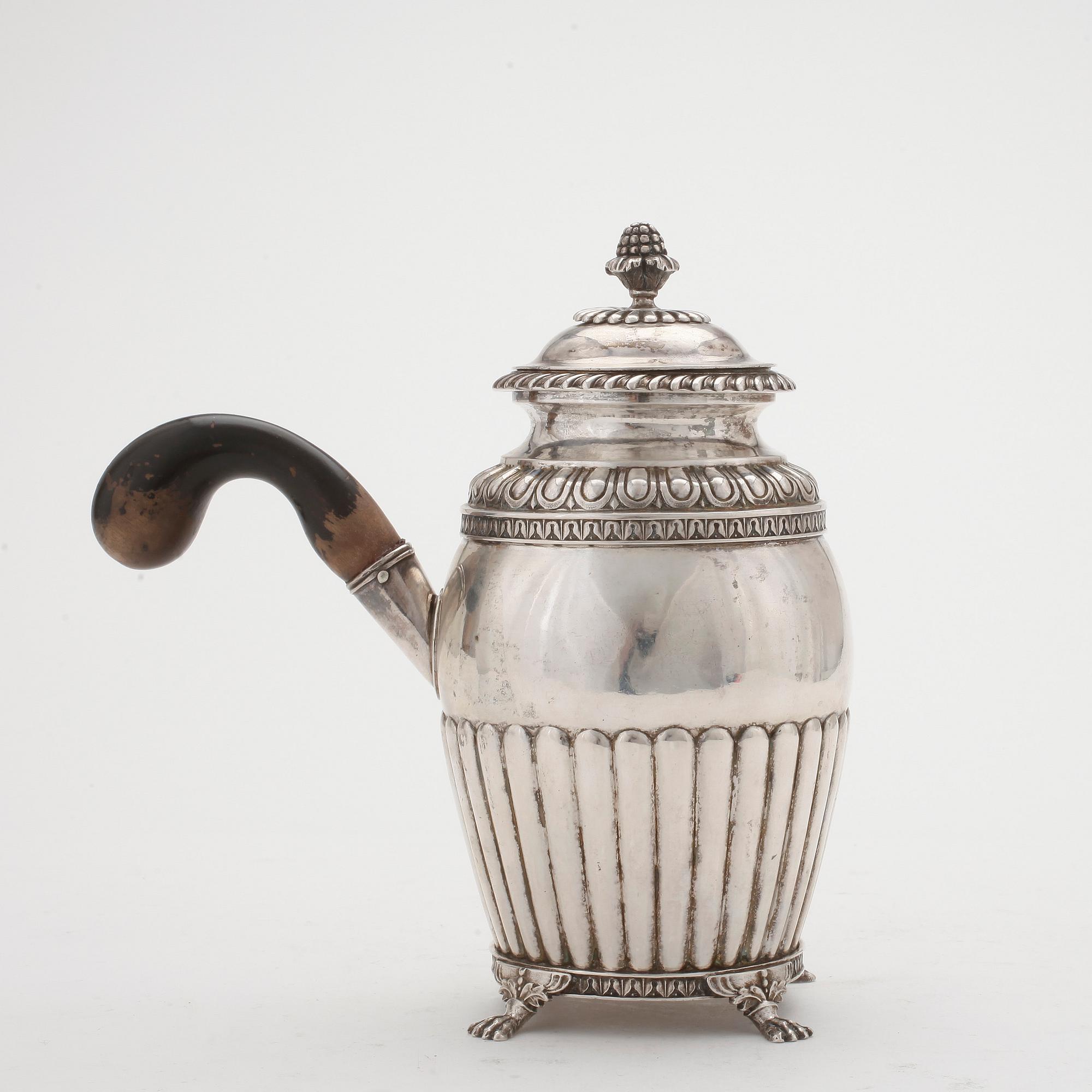 CHOKLADKANNA, silver, Gustaf Folcker, Stockholm, 1834. Vikt ca 430g.