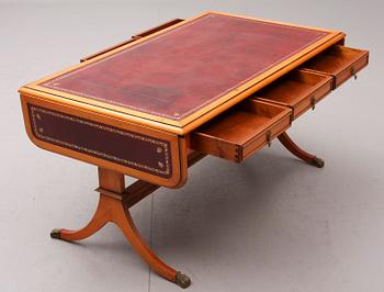 KLAFFBORD, engelsk stil, 1900-talets andra hälft.