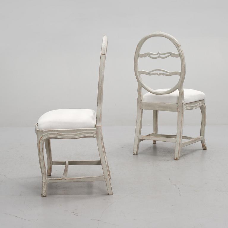 STOLAR, ett par, s k skrattstolar, gustavianska, sent 1700-/tidigt 1800-tal.