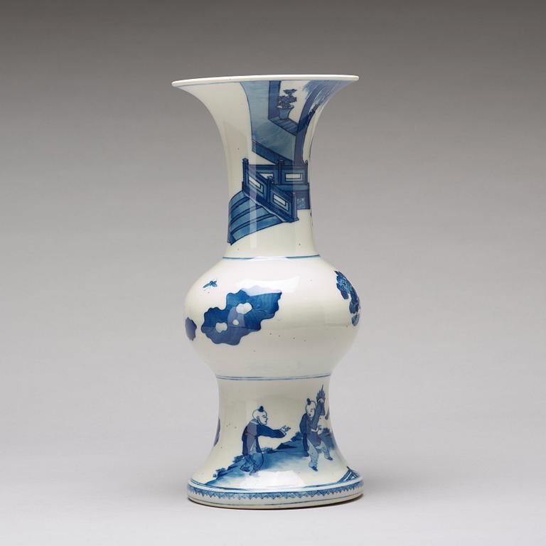 A blue and white vase, Qing dynasty, circa 1900.