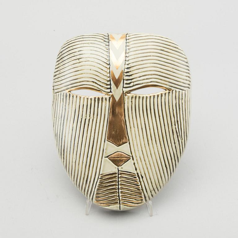 A Lisa Larson glazed ceramic mask signed.