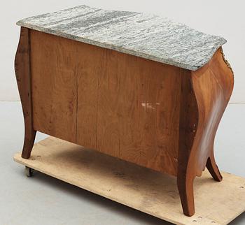 BYRÅ, rokokostil, 1900-talets mitt.