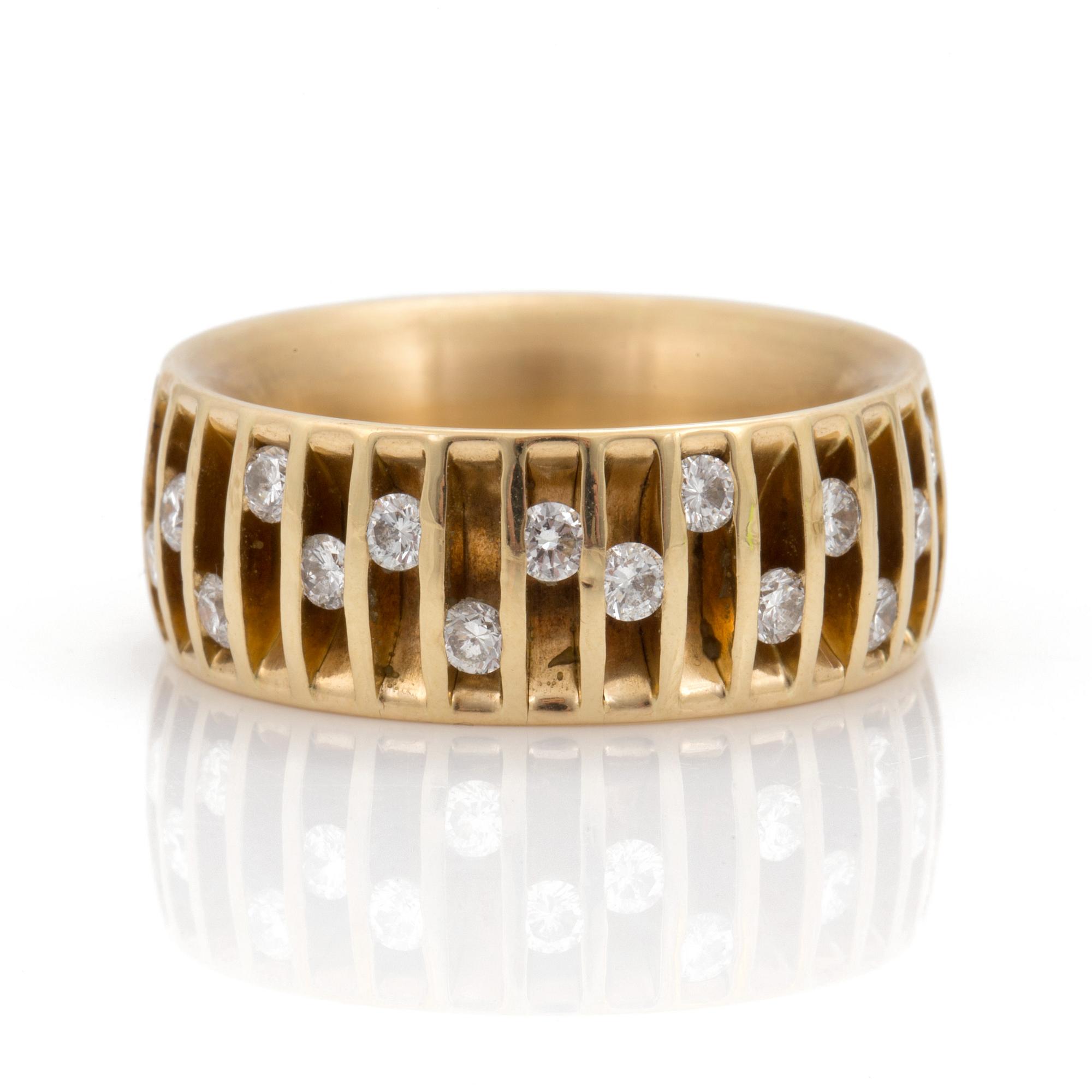 A brilliant cut diamond ring. Total carat weight 1.28 ct.