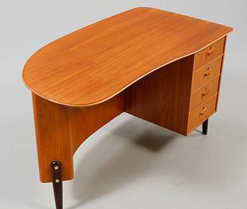 SKRIVBORD, 1900-talets mitt/andra hälft.