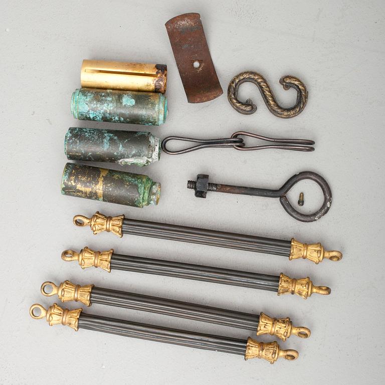 TAKAMPEL, empirstil, 1800-talets senare hälft. Höjd 65 cm.