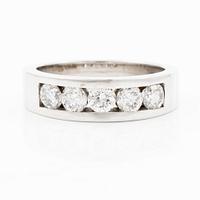 Ring 18K white gold set with round brilliant-cut diamonds.