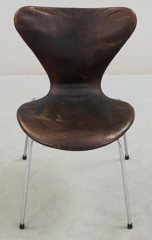 STOL, "Sjuan", Arne Jacobsen, Fritz Hansen, formgiven 1955.