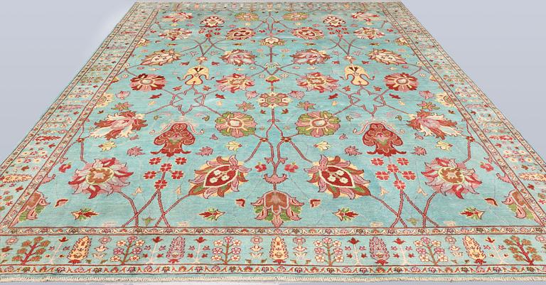 A carpet, Ziegler design, approx. 356 x 265 cm.