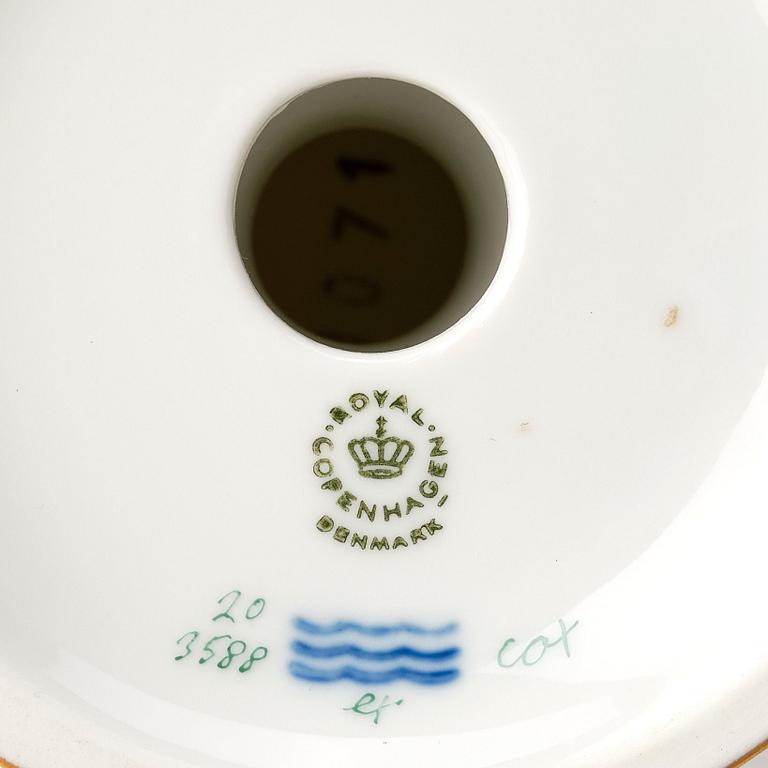 Tazza, porslin. Royal Copenhagen, "Flora Danica", Danmark, 1900-tal.