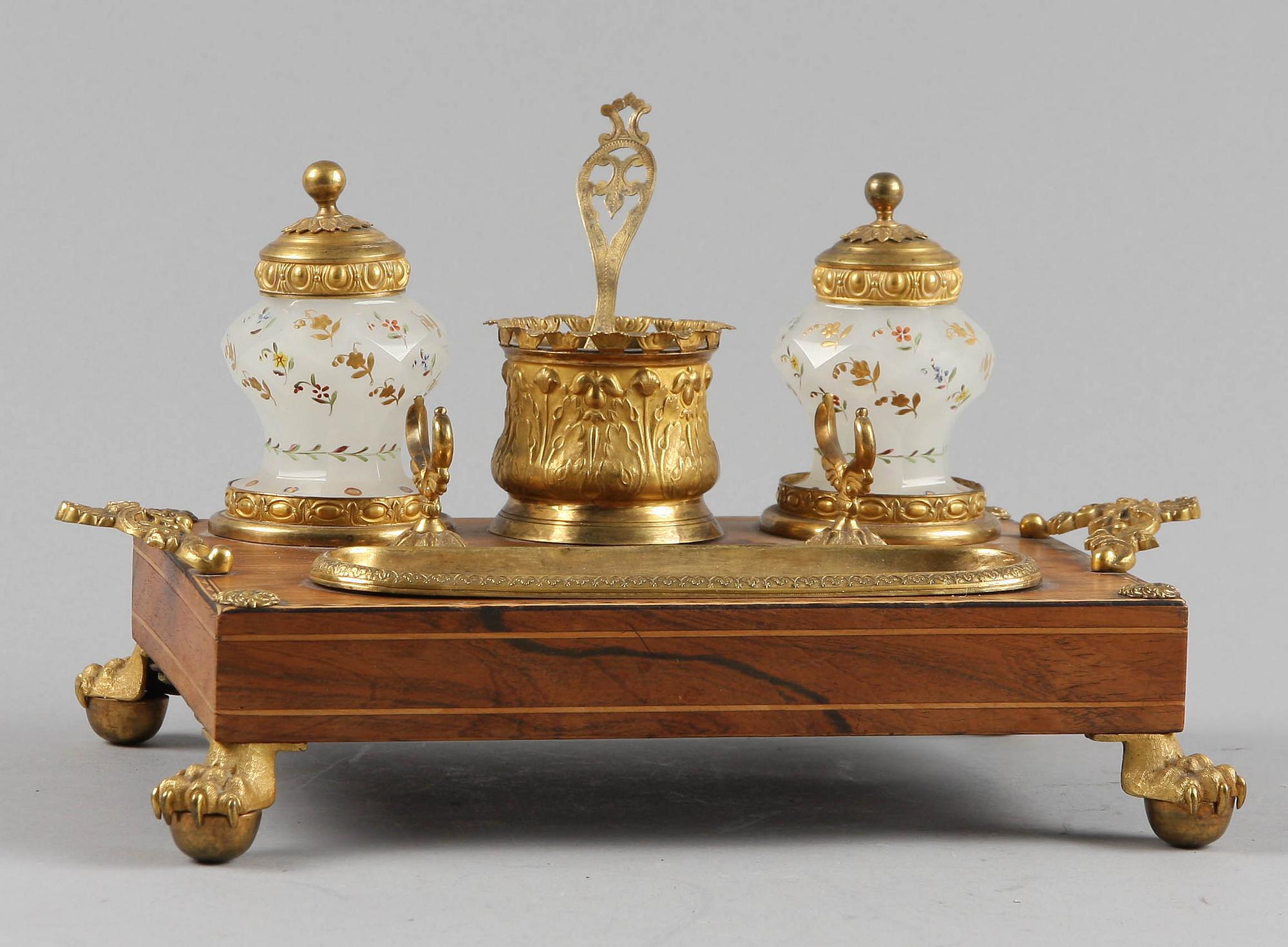 SKRIVSTÄLL, nyrokoko. Sekelskiftet 1800/1900.