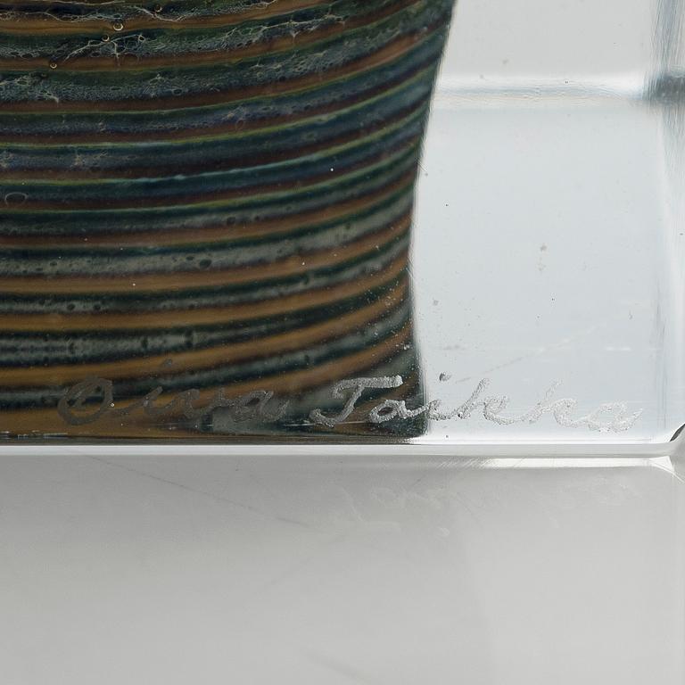 Oiva Toikka, årskub, signerad Oiva Toikka, Nuutajärvi 1982, numrerad 371/2000.