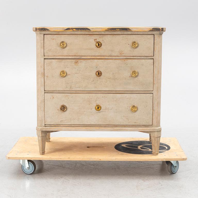 Chest of drawers, Gustavian style, 20th century.