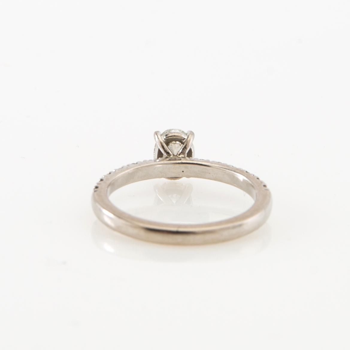 Ring, Patrik af Forselles, med ovalslipad diamant ca 0.57 ct.