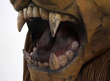 SKULPTUR, trä med kredering.