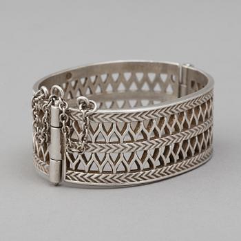 ARMBAND, silver, Kalevala Koru, Finland, 1993.