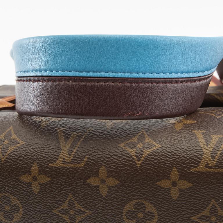 Louis Vuitton,.
