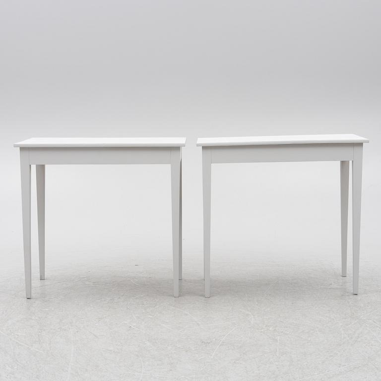 Side tables, a pair, 20th century.