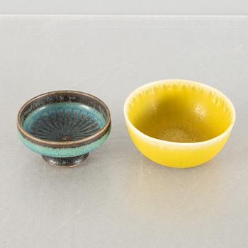 Stig Lindberg, a set of four miniature stoneware vases and two bowls, Gustavsberg Studio.