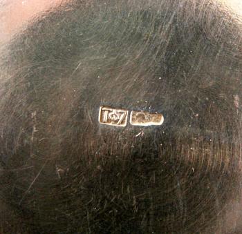 SKÅL MED HÄNKEL, silver. Ryssland.