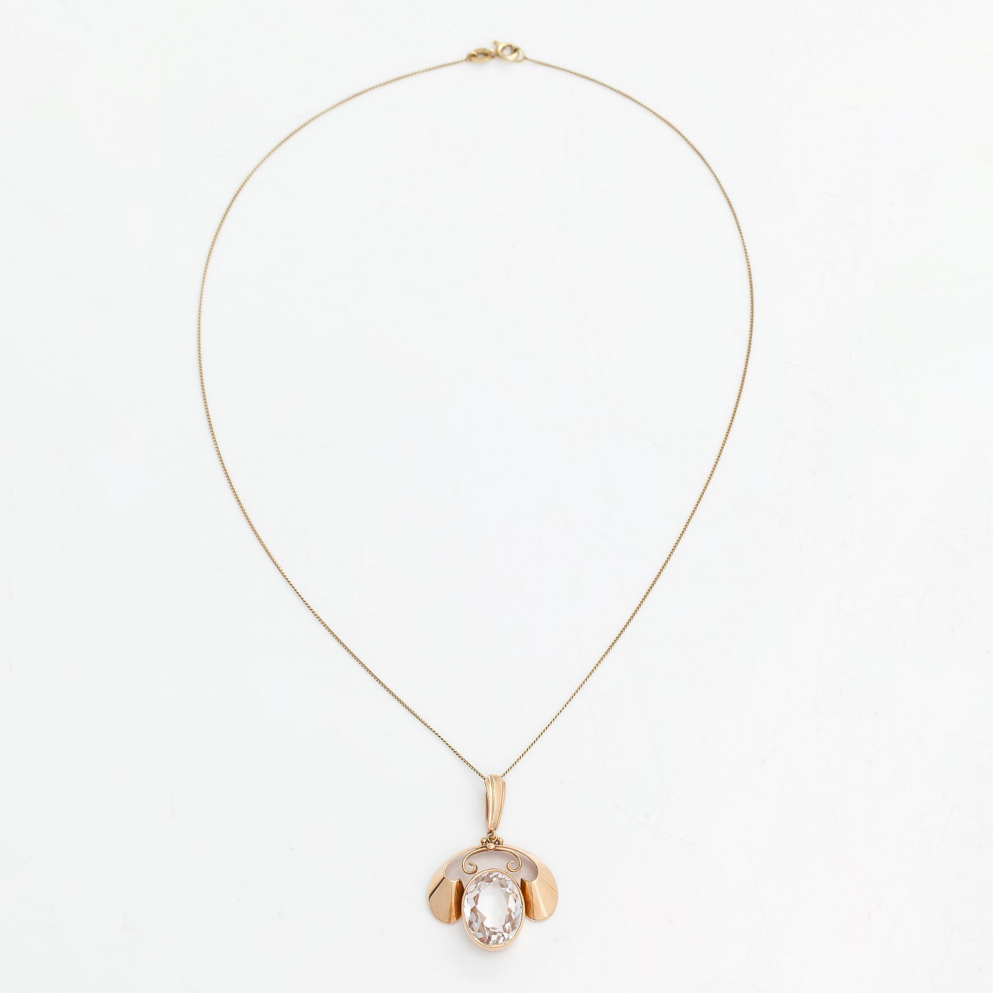 A 14K gold necklace with a synthetic spinel, Kalevi Piirainen, Helsinki 1962.